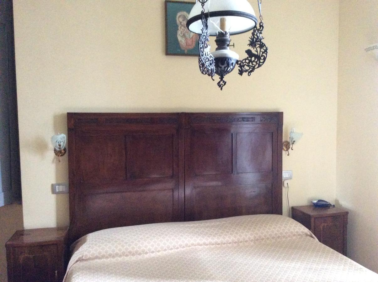 Hotel Villa Della Quercia Вербанія Екстер'єр фото